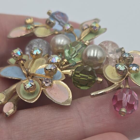 Vintage KRAMER AUSTRIA Signed Uranium Floral Bouquet Brooch Gold Tone Pastel - Picture 2 of 6